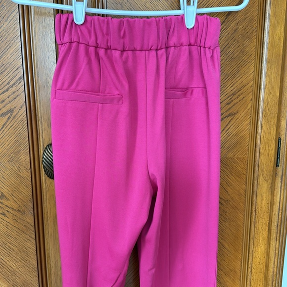 Fuchsia pants with front slits. Size S - Picture 6 of 13